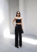 Arkasi Lasti̇kli̇ Pi̇leli̇ Dökümlü Wide Leg Pantolon resmi